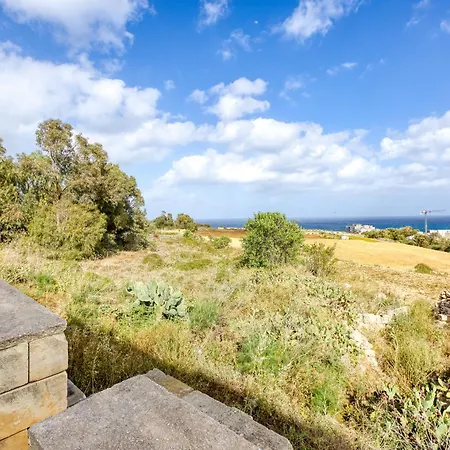 Charming 2br With Cosy Balcony In Marsascala By 360 Estates *