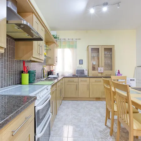 Charming 2br With Cosy Balcony In Marsascala By 360 Estates Marsaskala